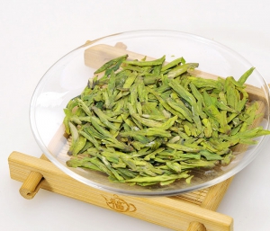 龙井茶每斤降千元,吓得顾客不敢买